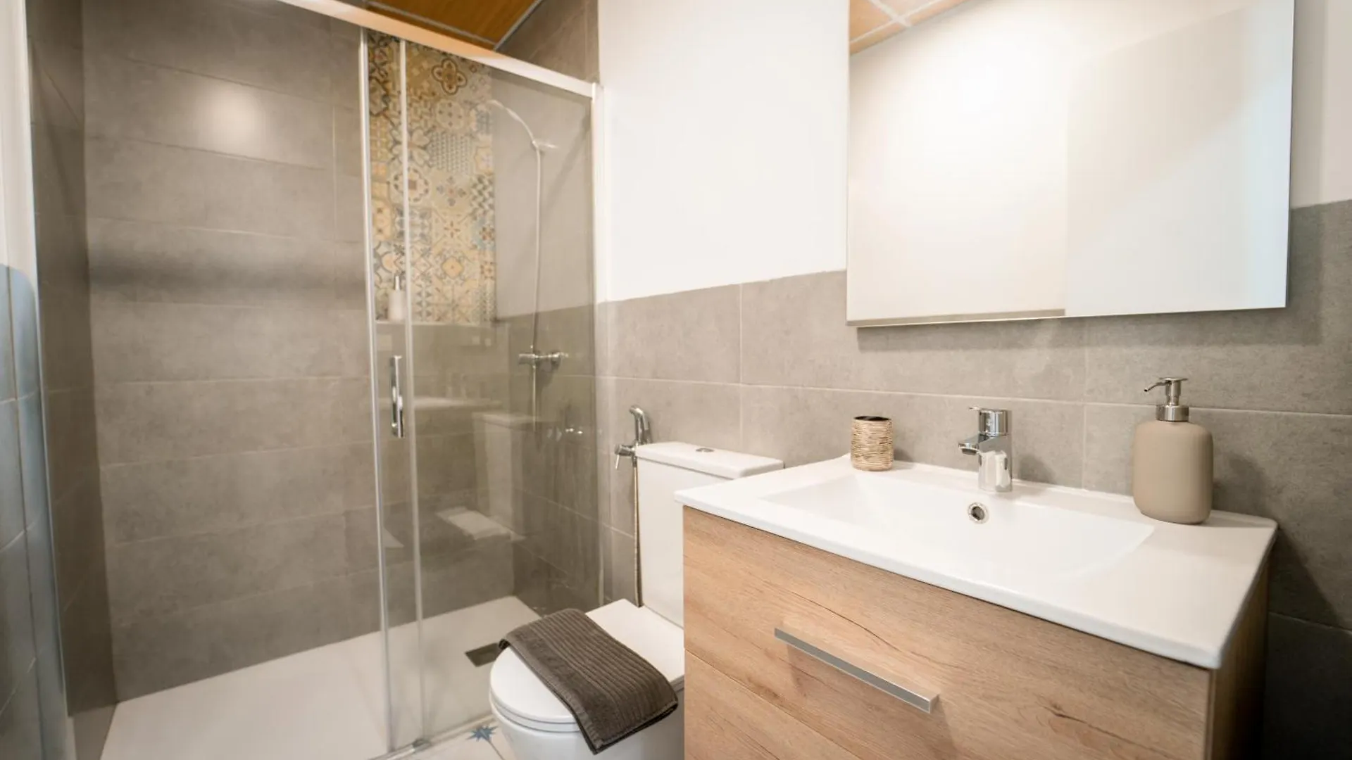 H&H Suite Atico San Diego Granada Spain